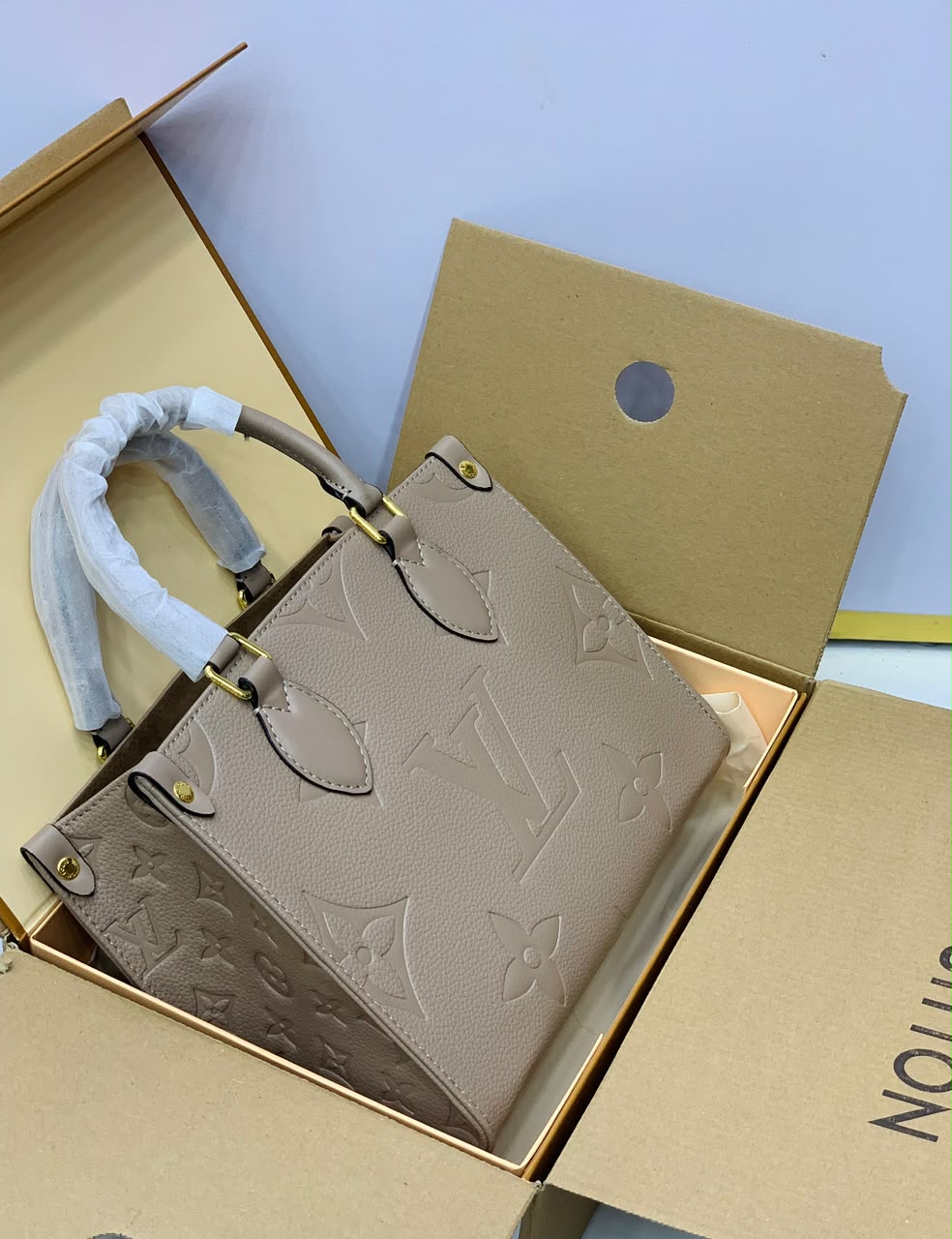 Louis Vuitton OnTheGo MM Bag