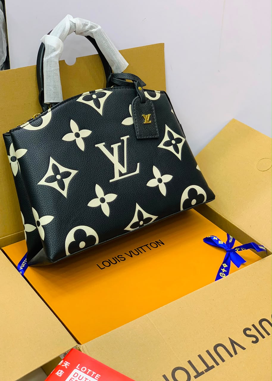 Louis Vuitton OnTheGo Monogram tote bag