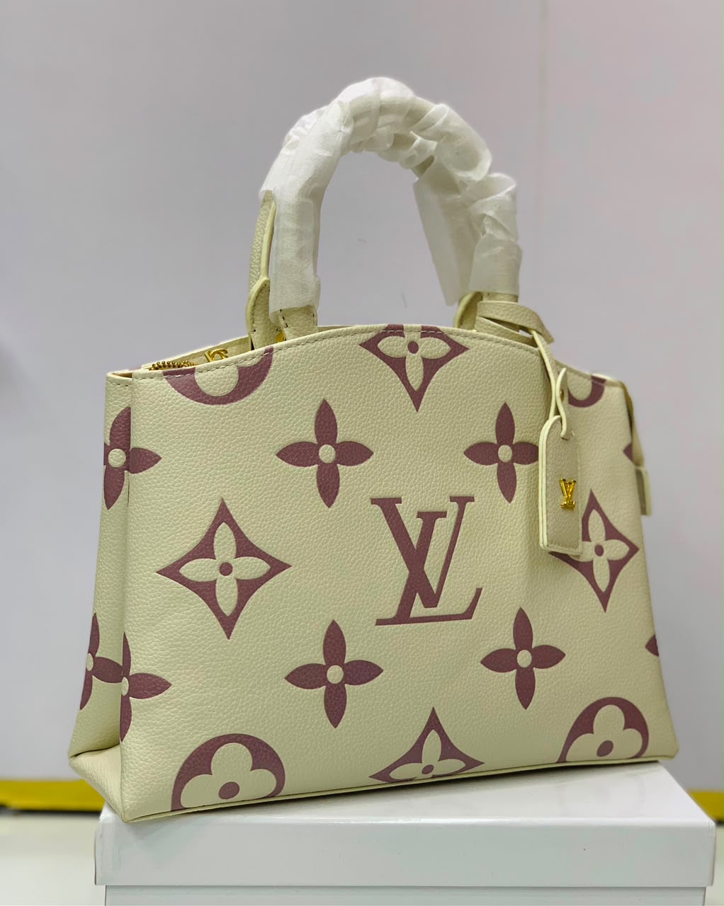 Louis Vuitton OnTheGo Monogram tote bag