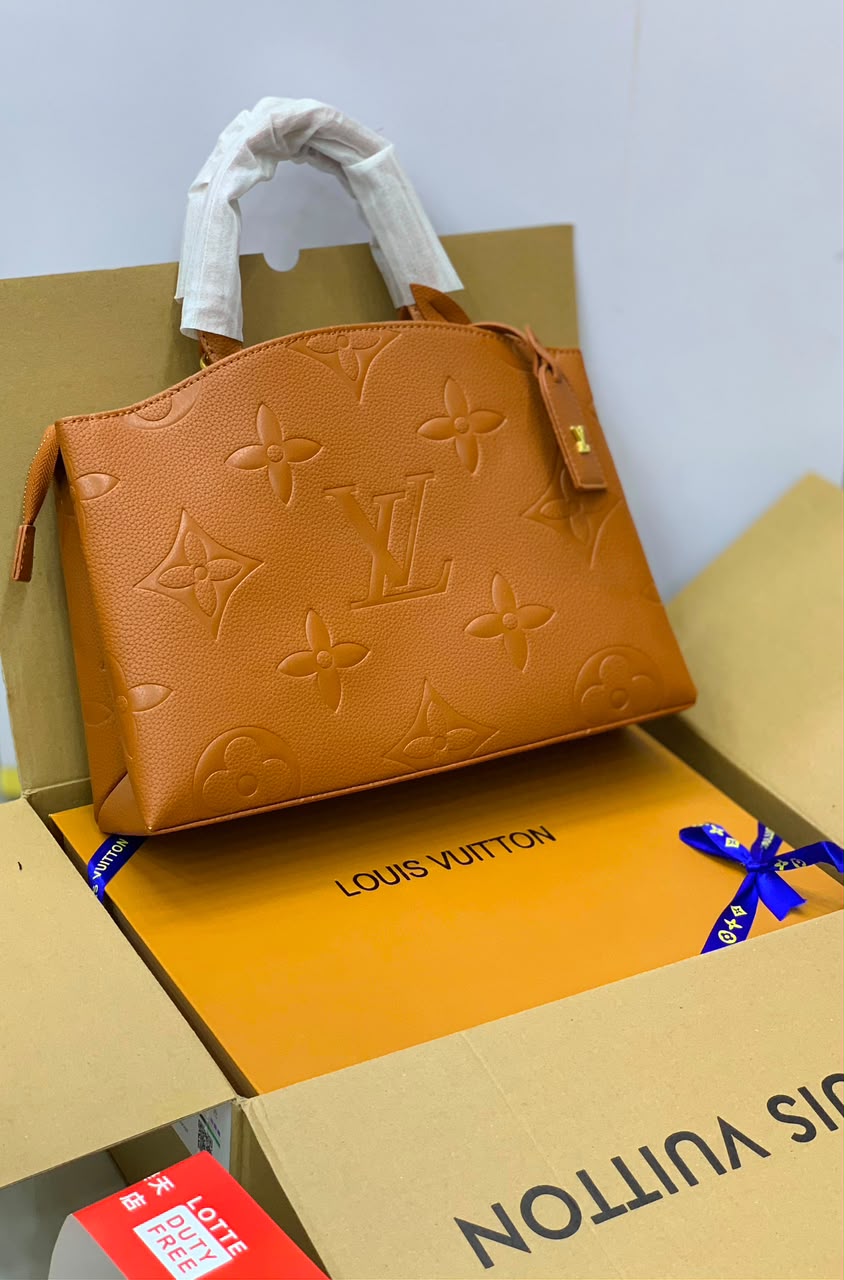 Louis Vuitton OnTheGo Monogram tote bag
